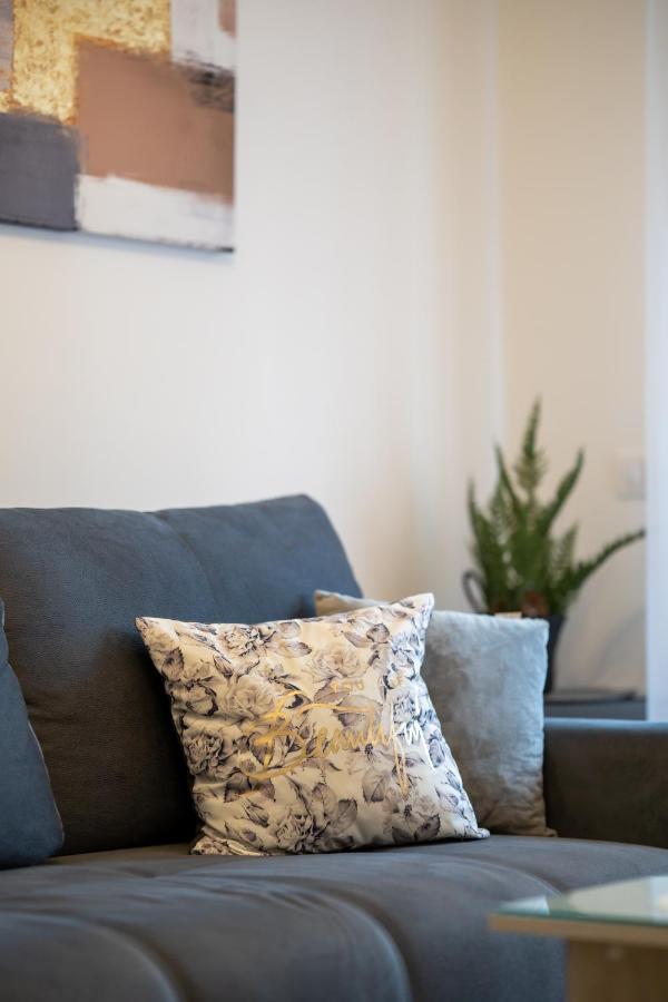 Le Sorelle Apartment *